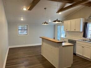 1226 N Davies Ave in Springfield, MO - Building Photo - Building Photo
