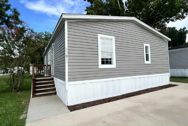property at 1701 Daffodil Ave