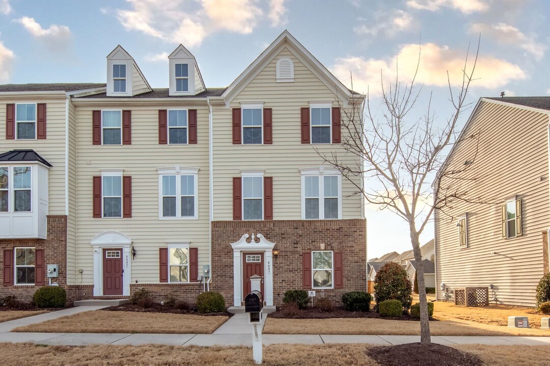 8407 Taverns Ln in Toano, VA - Building Photo