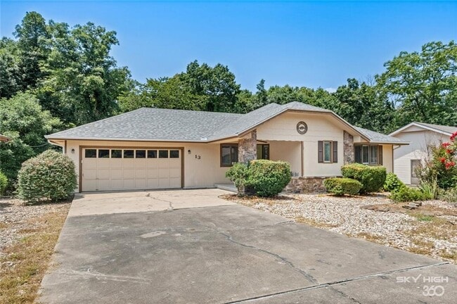 property at 13 Yarmouth Dr
