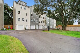 2161 W Jimtown Dr in North Charleston, SC - Building Photo