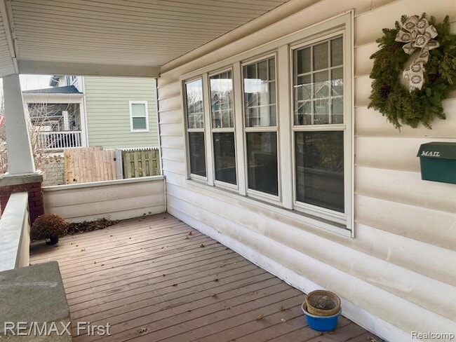 220 Oakdale St, Unit Apt 310 in Royal Oak, MI - Building Photo - Building Photo