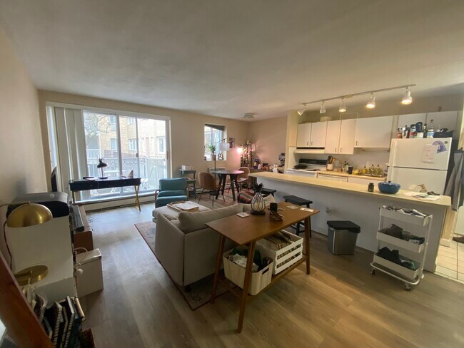 123 Sewall Ave, Unit 1A in Brookline, MA - Building Photo - Building Photo
