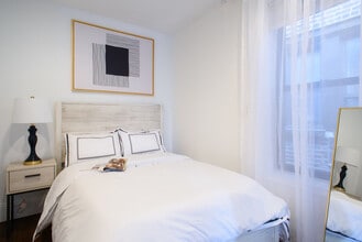 69a Clinton St in New York, NY - Building Photo - Building Photo