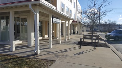 Station Square at Prairie Crossing in Grayslake, IL - Foto de edificio - Building Photo