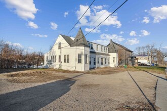 4030 Johnson Ave NW in Cedar Rapids, IA - Building Photo - Building Photo