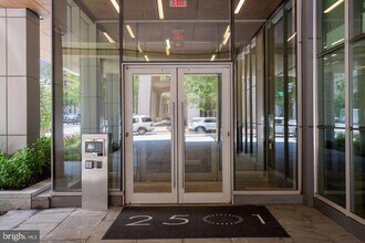 2501 M St NW in Washington, DC - Building Photo - Building Photo