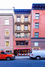 21 E 62nd St in New York, NY - Building Photo - Building Photo