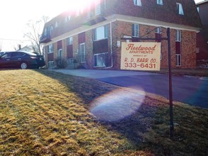 Fleetwood Apartments in Omaha, NE - Foto de edificio - Building Photo