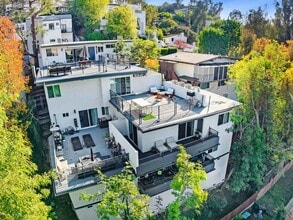 3305-3309 Primera Ave in Los Angeles, CA - Foto de edificio - Building Photo