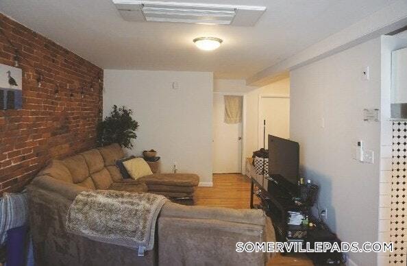 164 Broadway, Unit 3 in Somerville, MA - Building Photo - Building Photo