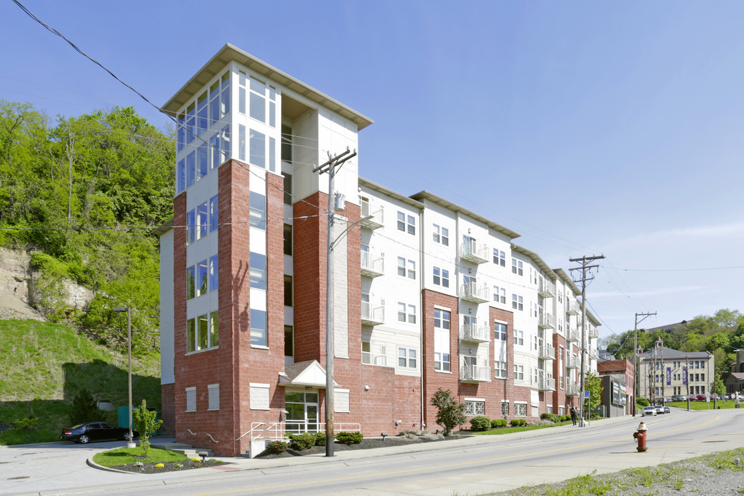 Portal Place in Pittsburgh, PA - Building Photo