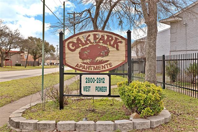 2800 W Pioneer Dr in Irving, TX - Building Photo - Building Photo