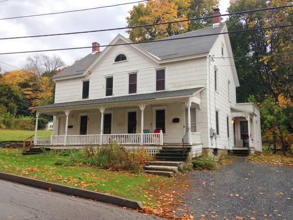 203 Grandview St in Bennington, VT - Building Photo