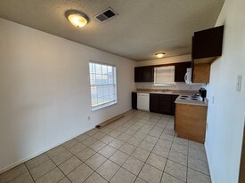 2705 108th St in Lubbock, TX - Building Photo - Building Photo