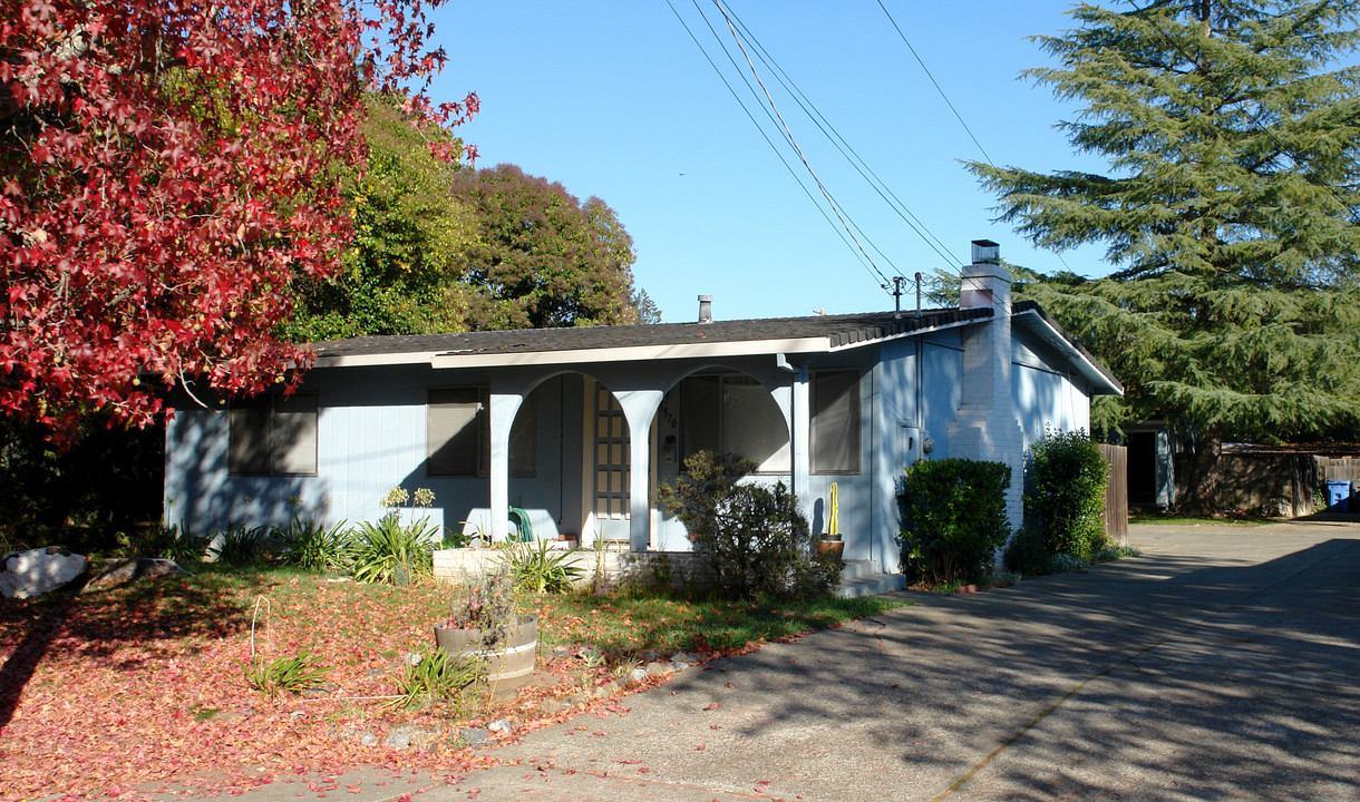 1570 King St in Santa Rosa, CA - Building Photo