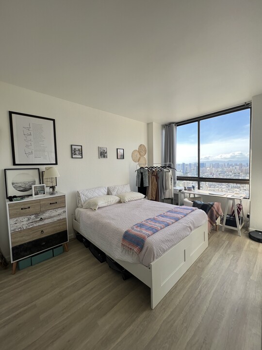 2499 Kapiolani Blvd, Unit 3900 in Honolulu, HI - Building Photo