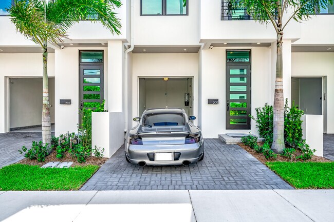 405 SE 6th Ave in Delray Beach, FL - Building Photo - Building Photo