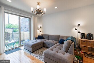 2029 E Huntingdon St in Philadelphia, PA - Building Photo - Building Photo