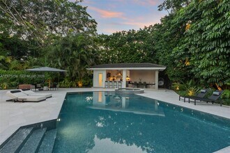 4800 Bay Point Rd in Miami, FL - Building Photo - Building Photo