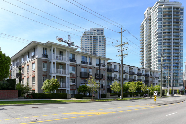 608 Como Lake Ave in Coquitlam, BC - Building Photo - Primary Photo