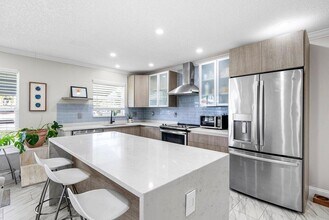 810 High Point Dr W in Delray Beach, FL - Building Photo - Building Photo