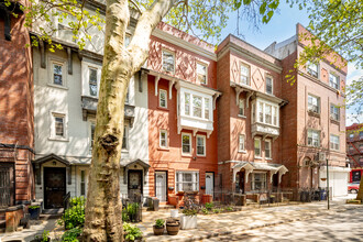 39 Hampton Pl in Brooklyn, NY - Foto de edificio - Building Photo
