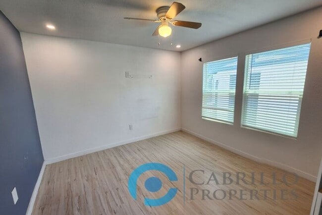 1307 Division St in Oceanside, CA - Building Photo - Building Photo