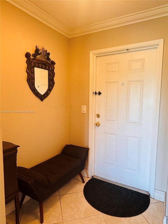 1000 NE 14th Ave in Hallandale Beach, FL - Building Photo - Building Photo