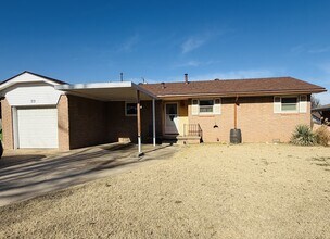 29 Glenda Dr in Yukon, OK - Building Photo - Building Photo