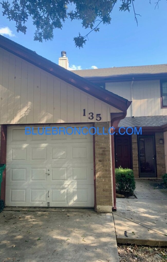 property at 135 SW Oxford Pl