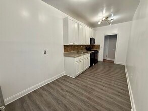 546 Bergen Ave in Jersey City, NJ - Building Photo - Building Photo