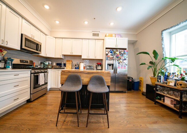 68 Day St, Unit 3 in Boston, MA - Building Photo - Building Photo