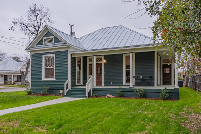 237 Claudia St in San Antonio, TX - Building Photo - Building Photo