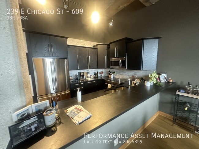 property at 239 E Chicago St