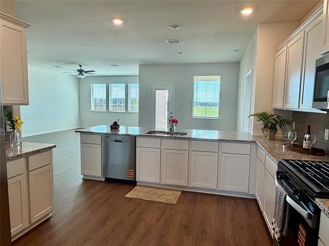 property at 2600 Travis St