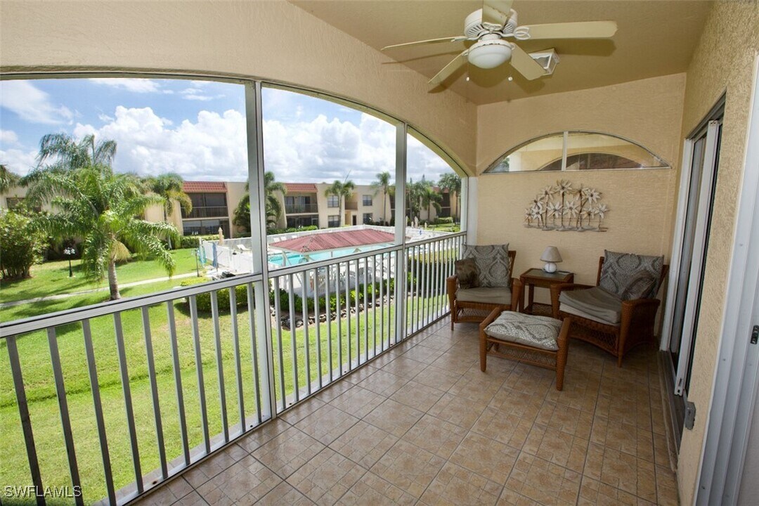 12515 McGregor Blvd in Ft. Myers, FL - Building Photo