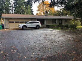 9514 SW Capitol Hwy in Portland, OR - Building Photo