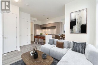 2-922 Steckley House Ln in Richmond Hill, ON - Building Photo - Building Photo