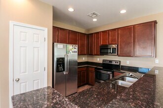 7826 S 50th Dr in Phoenix, AZ - Building Photo - Building Photo