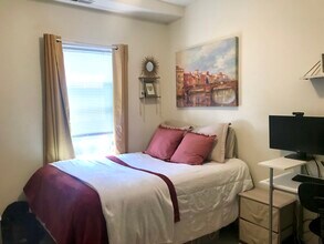 25 Savin Hill Ave, Unit 202 in Boston, MA - Foto de edificio - Building Photo