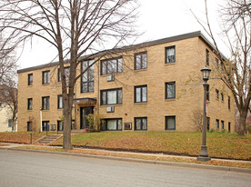 658 Greenbrier St in St. Paul, MN - Building Photo