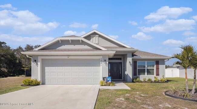 property at 1041 Tupelo Cir