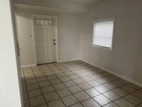 19 W Main St in Mount Dora, FL - Building Photo - Building Photo