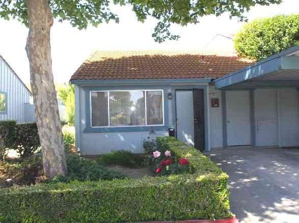 property at 2500 Florida Ln