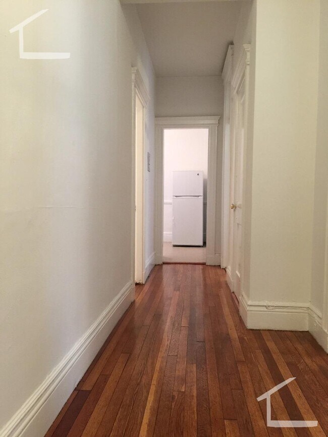 116 Warren St, Unit 6 in Boston, MA - Foto de edificio - Building Photo