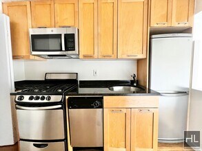 WEST BROADWAY in New York, NY - Building Photo - Building Photo