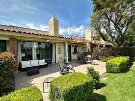 138 Gran Via in Palm Desert, CA - Building Photo