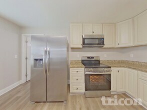 717 West Blvd in Charlotte, NC - Foto de edificio - Building Photo