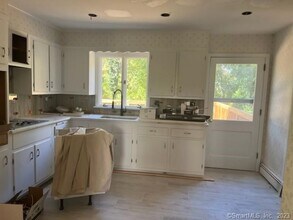 13 Hollow Tree Ridge Rd in Darien, CT - Building Photo - Building Photo